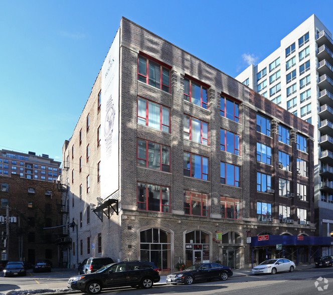 409 W Huron St, Chicago, IL à louer - Photo de l’immeuble – Image 1 sur 11