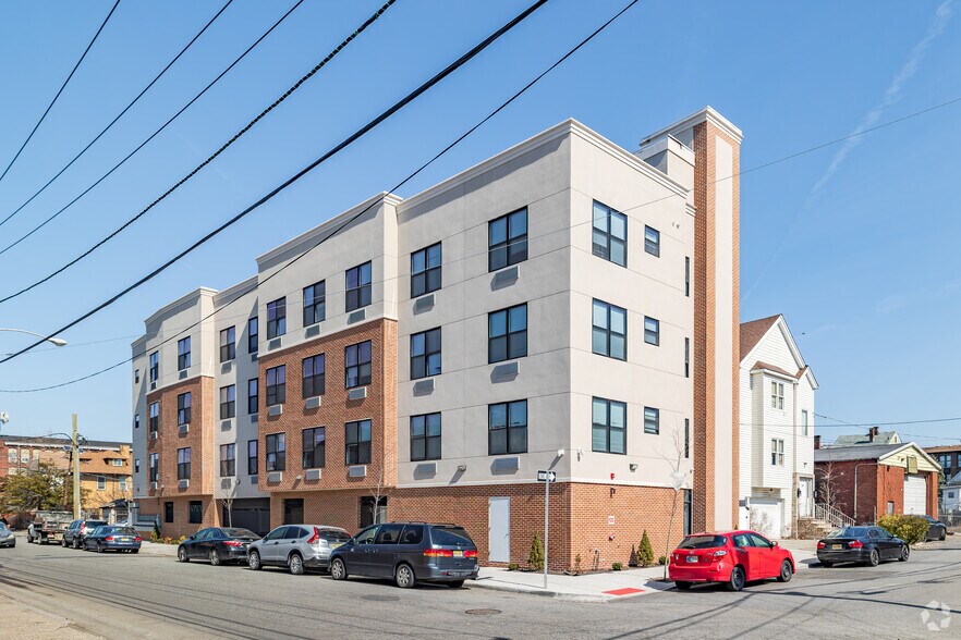 Paterson | 85 Properties | 1,528 Units portefeuille de 83 biens à vendre sur LoopNet.fr - Photo principale – Image 2 sur 87