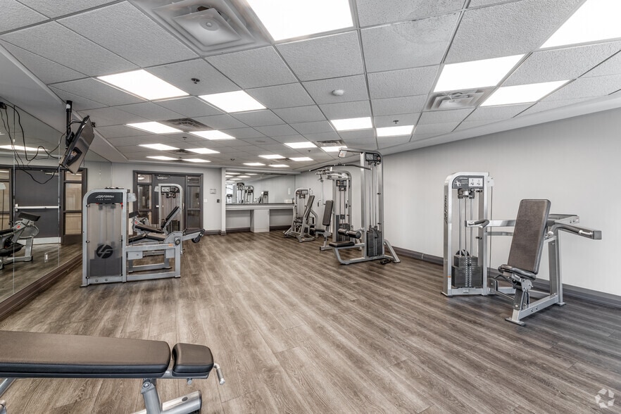 925 Bay St, Toronto, ON à louer - Photo intérieure – Image 2 sur 30