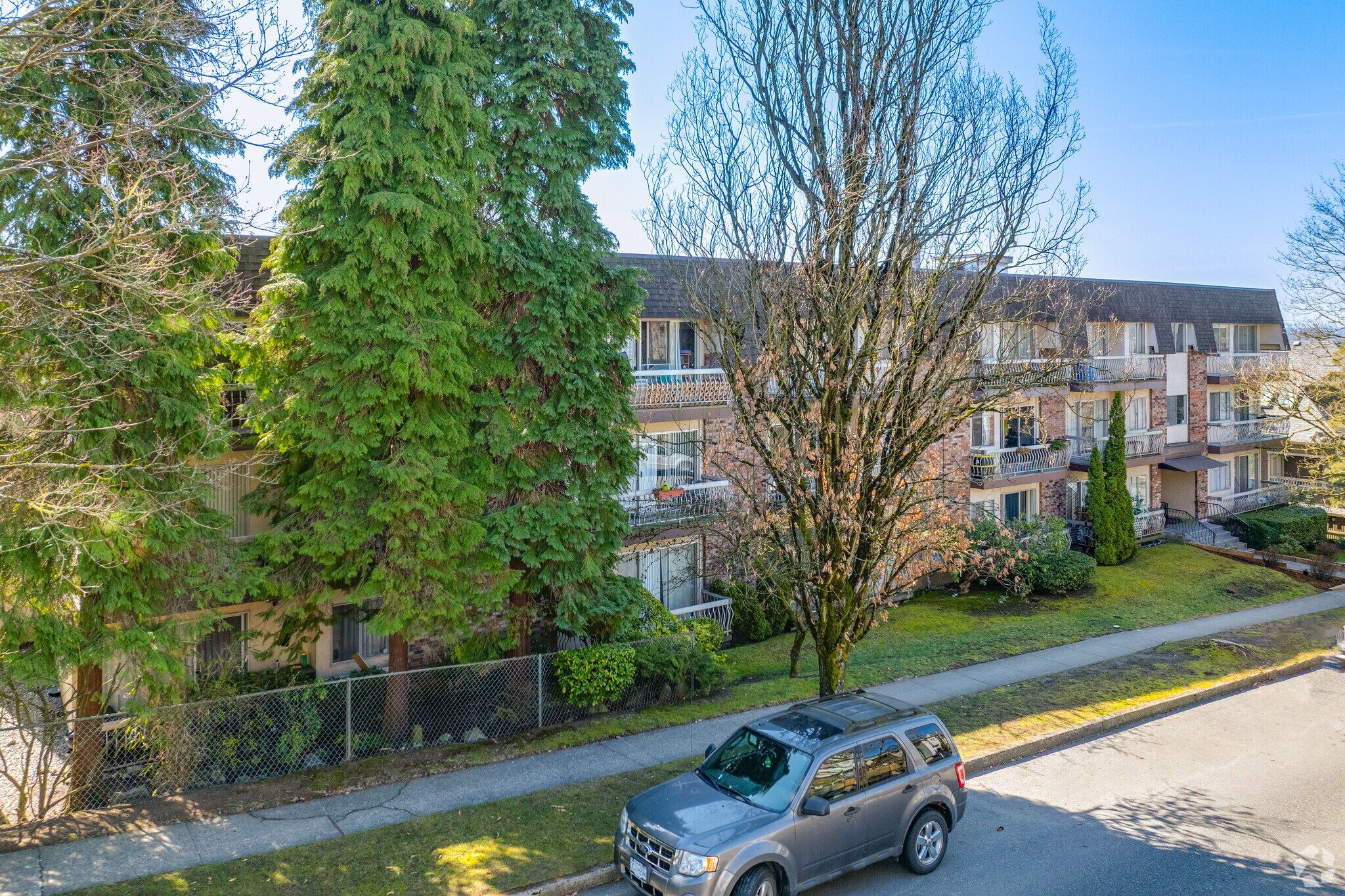 3848 Pender St, Burnaby, BC à vendre Photo principale– Image 1 sur 4