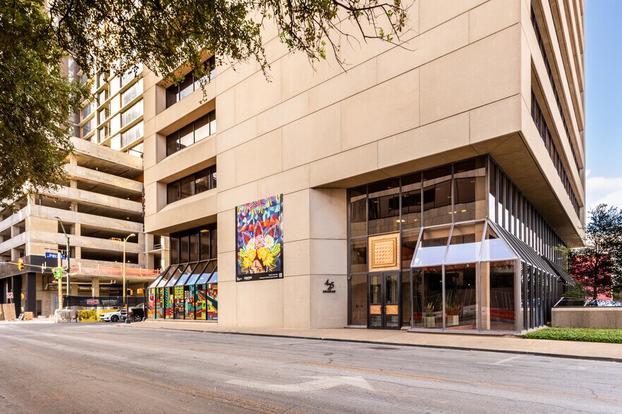 425 Soledad St, San Antonio, TX à louer - Photo de l’immeuble – Image 3 sur 13