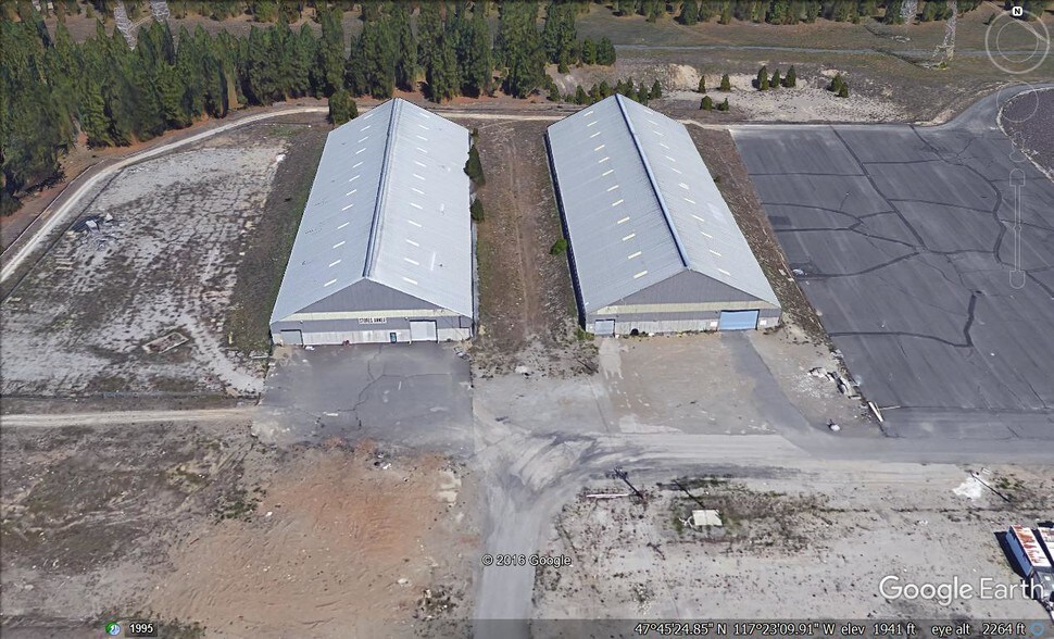 2111 E Hawthorne Rd, Mead, WA à louer - Photo de l’immeuble – Image 2 sur 4