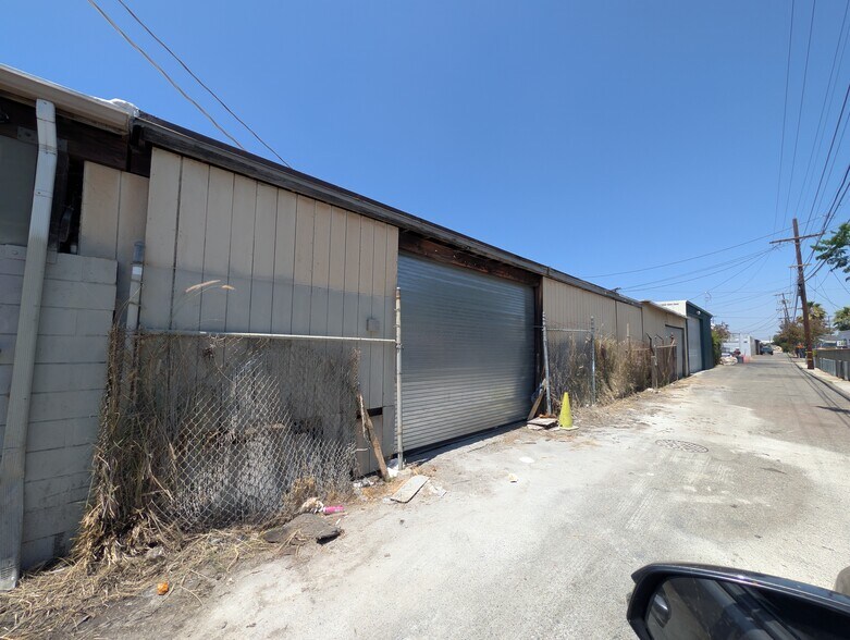 7624 San Fernando Rd, Sun Valley, CA à louer - Photo de l’immeuble – Image 3 sur 7