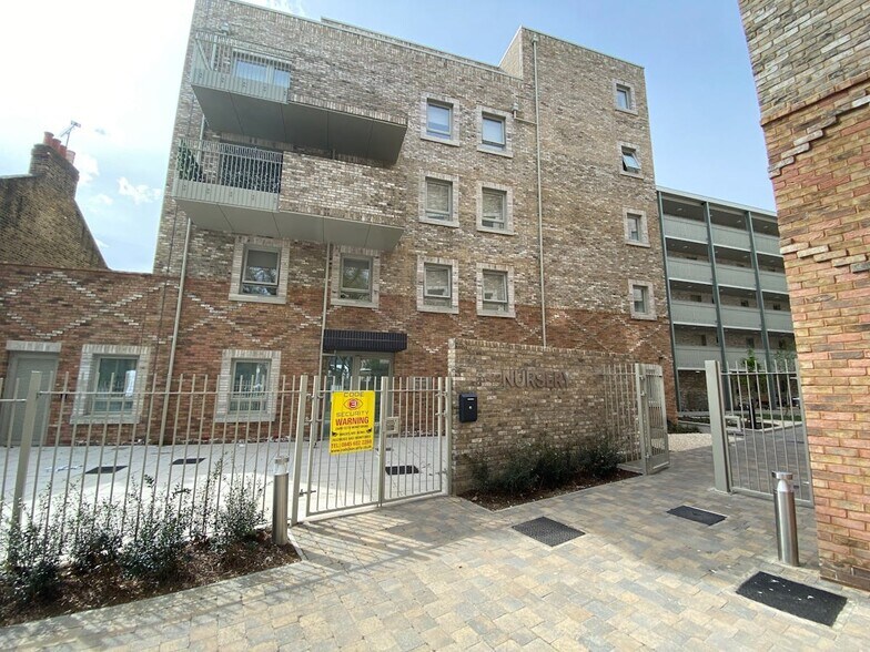 Plashet Rd, Londres à louer - Photo de l’immeuble – Image 1 sur 4