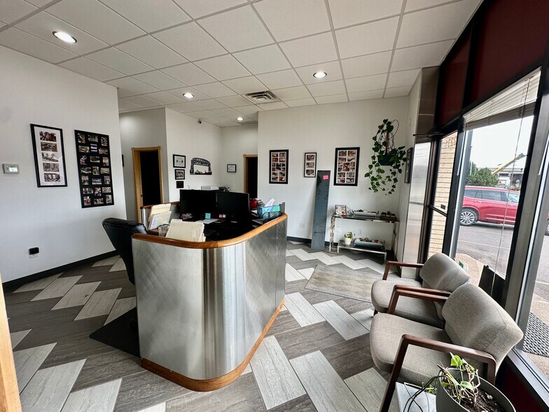 2231 W Superior St, Duluth, MN à louer - Photo intérieure – Image 2 sur 7