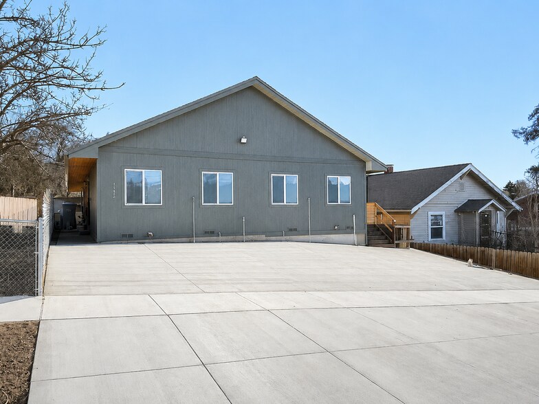 1433 Lakeview Ave, Klamath Falls, OR à vendre - Photo de l’immeuble – Image 2 sur 7