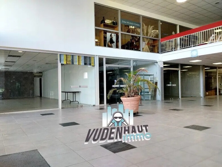 Local commercial dans Toulouse à louer - Hall d’entrée – Image 3 sur 17