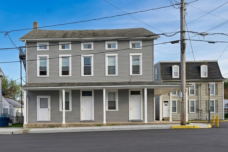 8 E Broadway, Etters, PA à vendre - Photo de l’immeuble – Image 2 sur 4