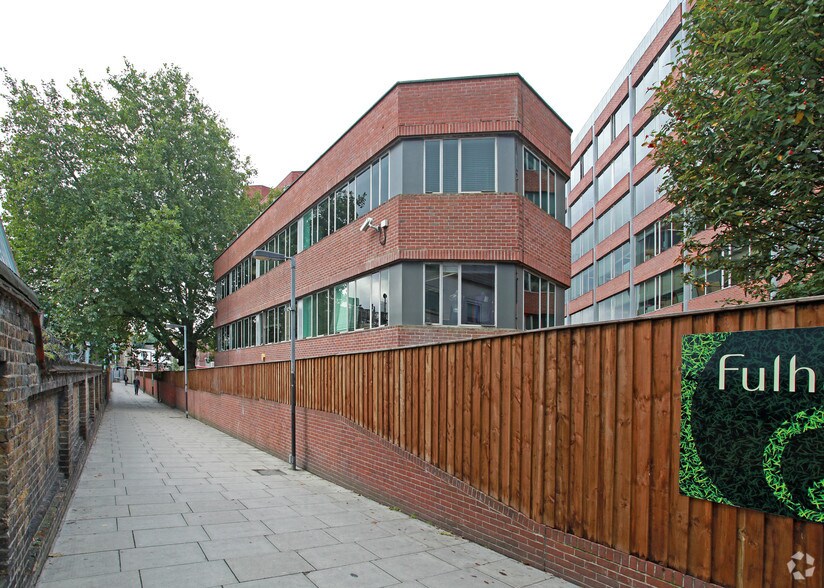69-79 Fulham High St, Londres à louer - Photo de l’immeuble – Image 2 sur 4