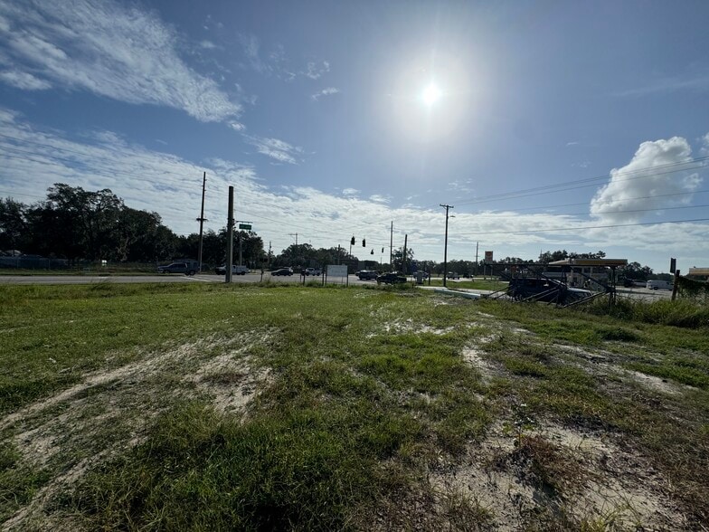 306 Denton Ave, Auburndale, FL à vendre - Photo principale – Image 2 sur 10