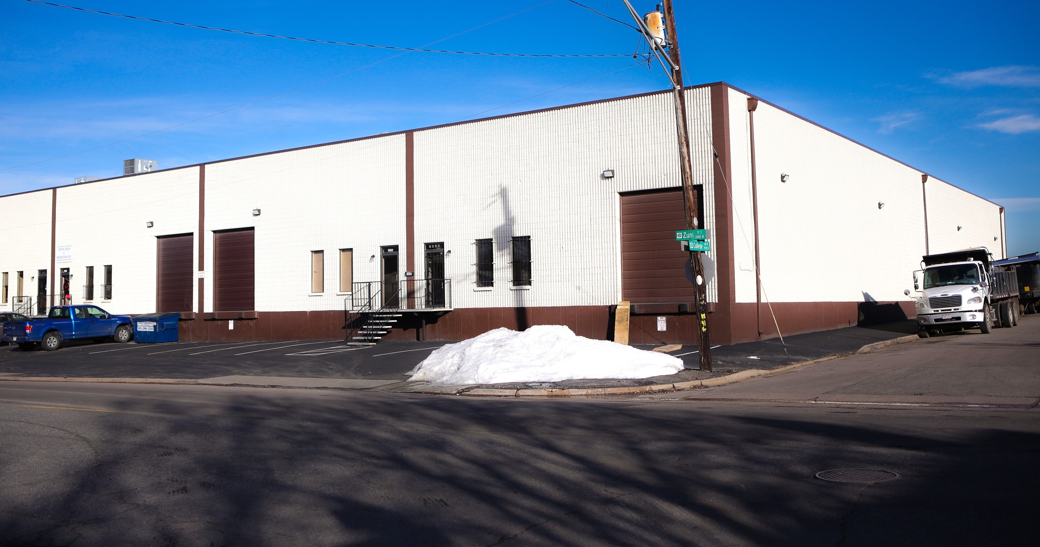 2610-2628 S Zuni St, Englewood, CO à louer Photo de l’immeuble– Image 1 sur 14