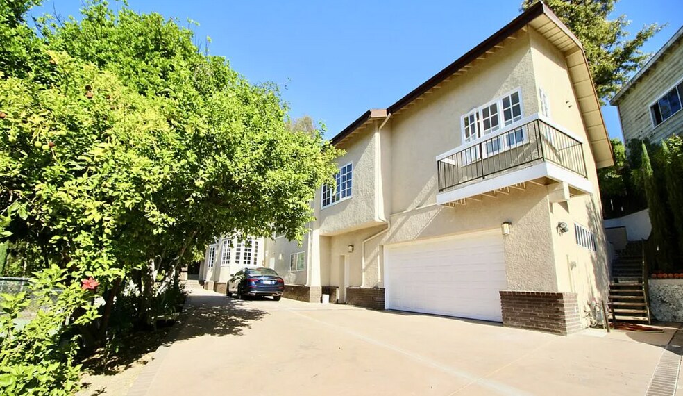 19567 Oxnard St, Tarzana, CA à louer - Photo de l’immeuble – Image 2 sur 6