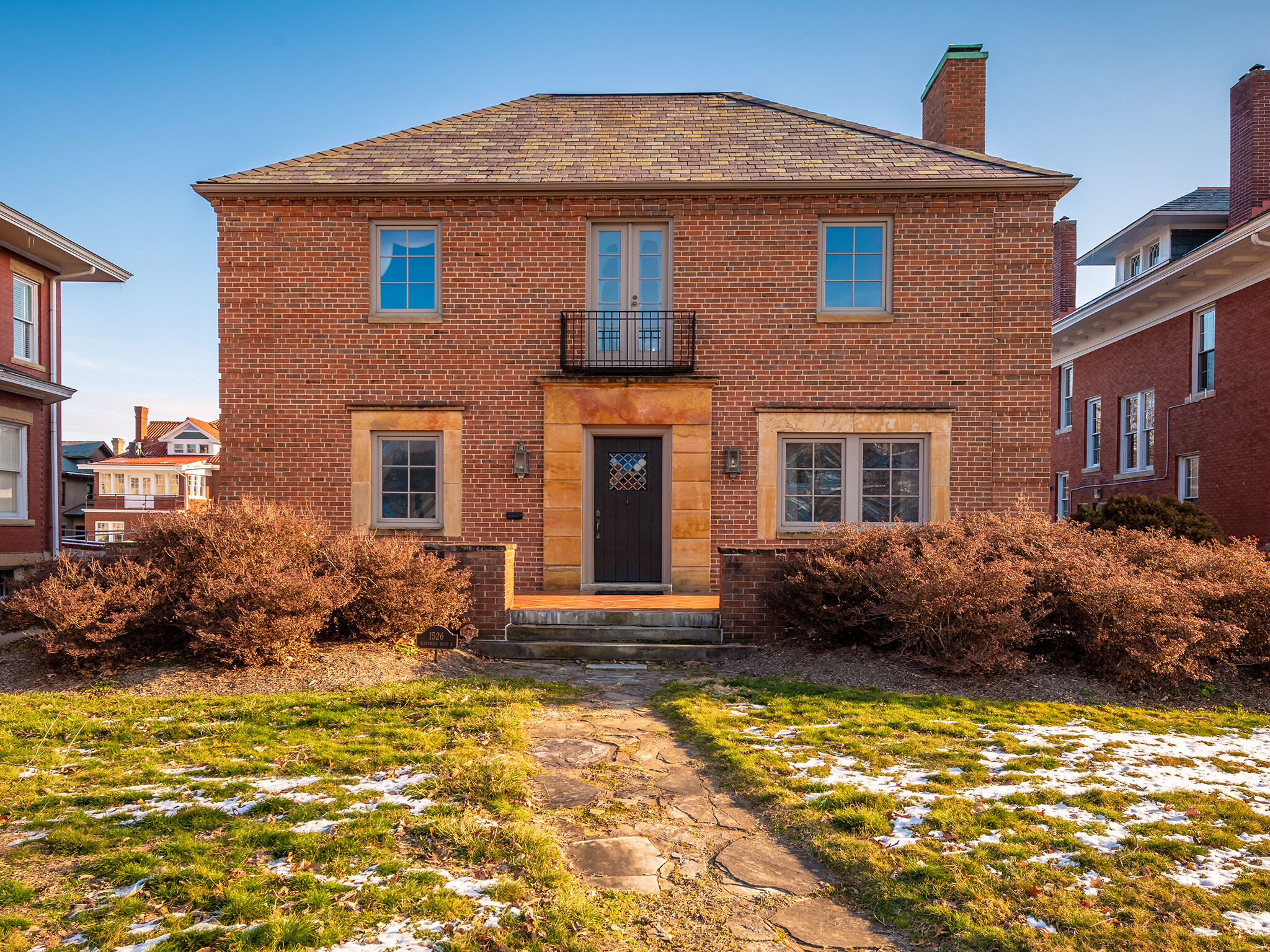 1526 Kanawha Blvd E, Charleston, WV à vendre Photo de l’immeuble– Image 1 sur 27
