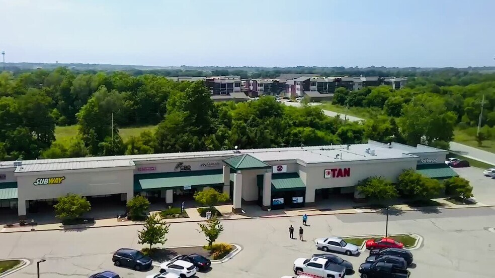 3500-3568 SW Market St, Lee's Summit, MO à louer - Vidéo sur l’annonce professionnelle – Image 2 sur 6