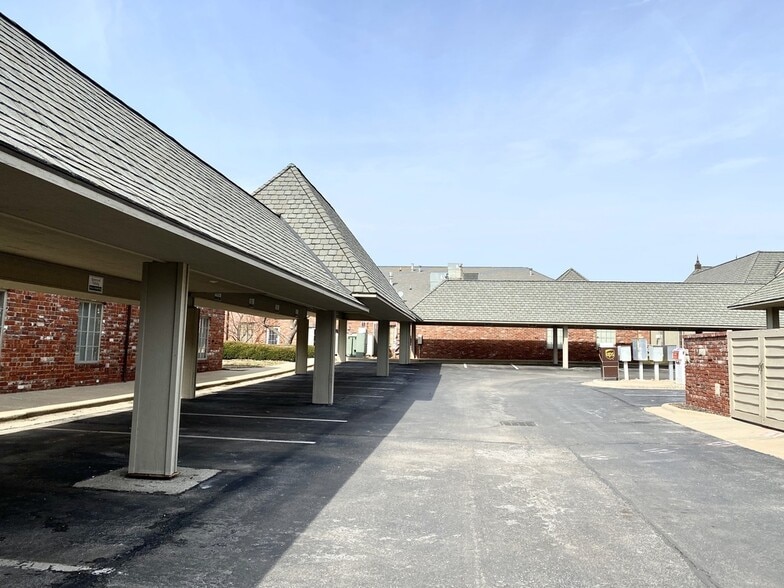 1420-1426 E Bradford Pky, Springfield, MO à louer - Photo de l’immeuble – Image 3 sur 20