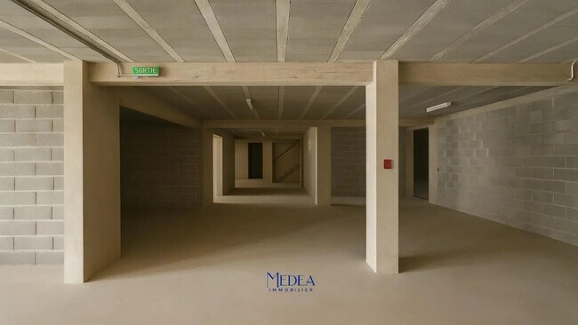 Plus de détails pour Local d’activités à vendre