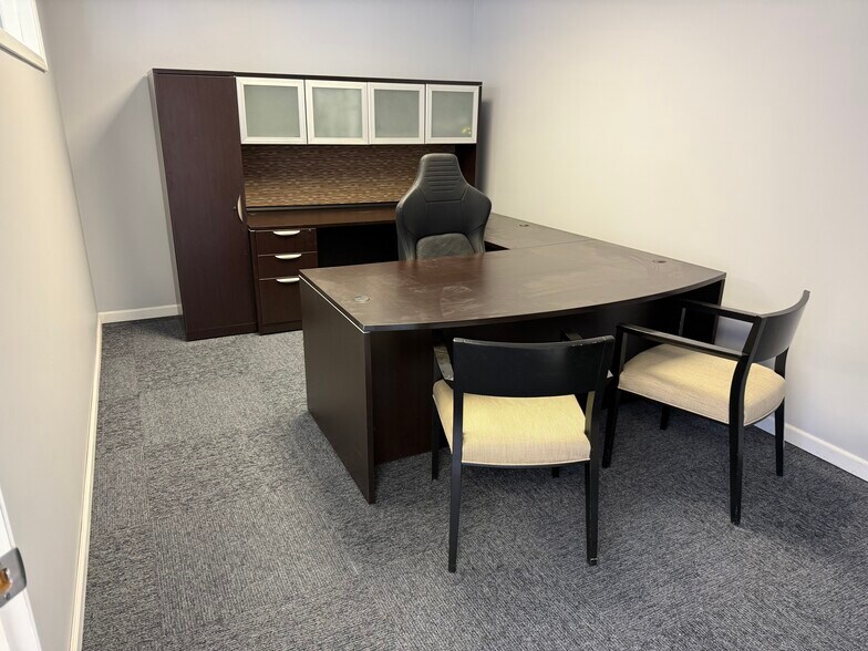 5850 Library Rd, Bethel Park, PA à louer - Photo de l’immeuble – Image 3 sur 5