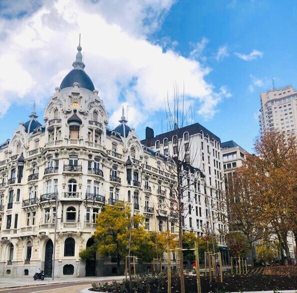 Calle Ferraz, 2, Madrid, Madrid à louer - Photo de l’immeuble – Image 1 sur 5