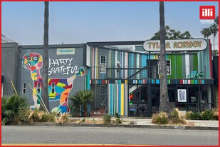 Creative Sherman Oaks Owner/User Office - Bureau