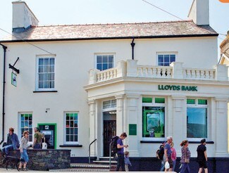 Plus de détails pour 11 Cross Sq, Haverfordwest - Local commercial à louer