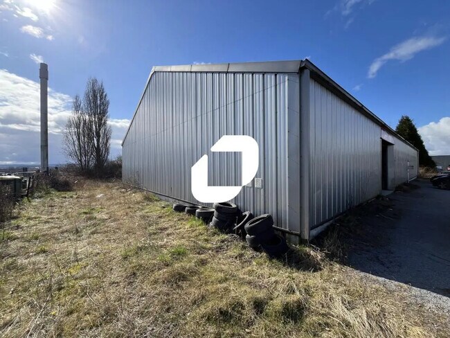 Plus de détails pour Local d’activités à vendre