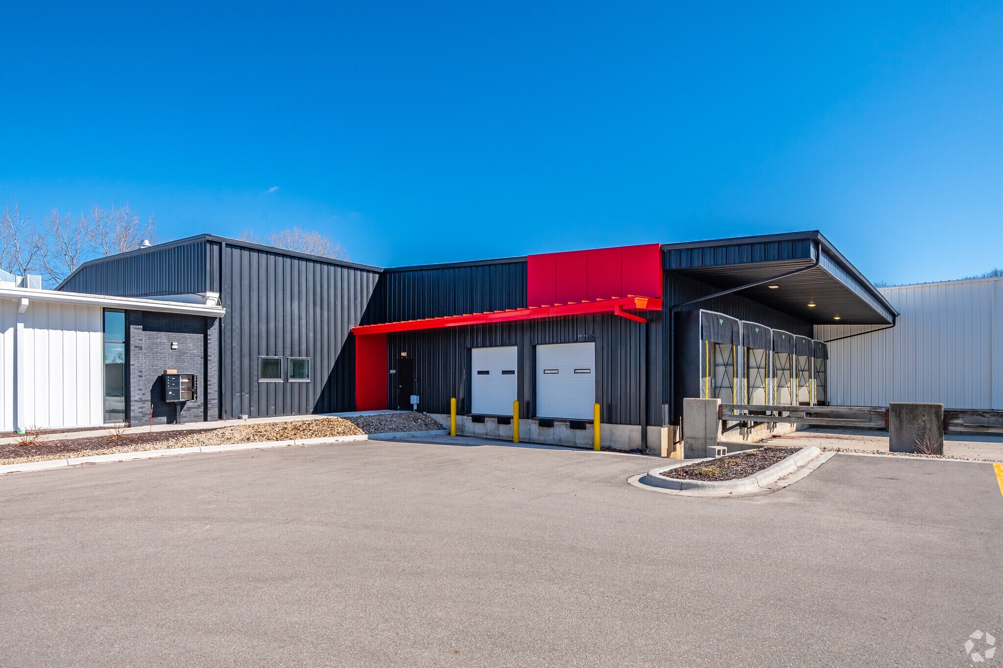 2919 Packers Ave, Madison, WI à louer Photo de l’immeuble– Image 1 sur 24