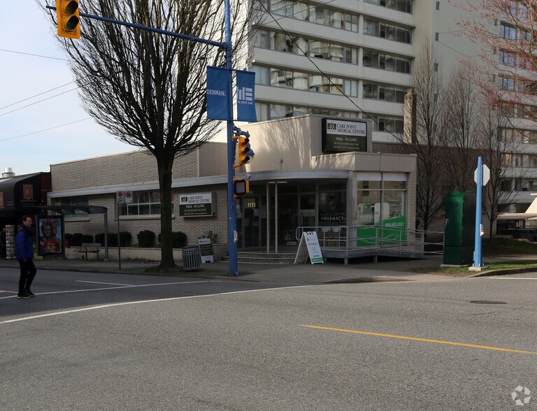 1175 Denman St, Vancouver, BC à louer - Photo principale – Image 1 sur 2