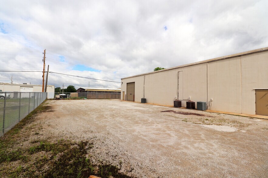 312 N Walnut Ave, Broken Arrow, OK à louer - Photo de l’immeuble – Image 2 sur 9