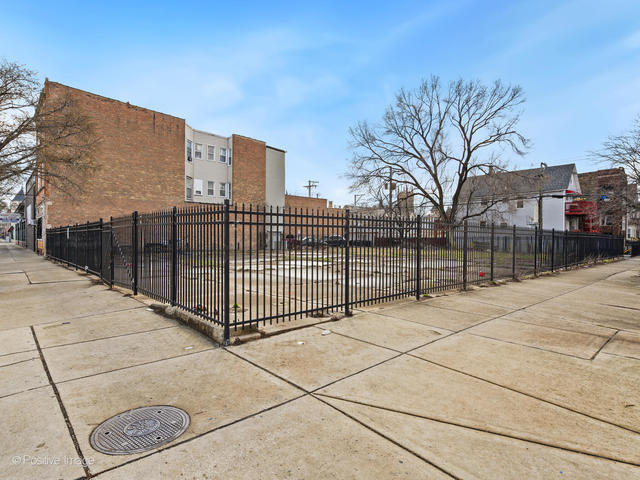 4157 W Armitage Ave, Chicago, IL à vendre - Photo de l’immeuble – Image 2 sur 10