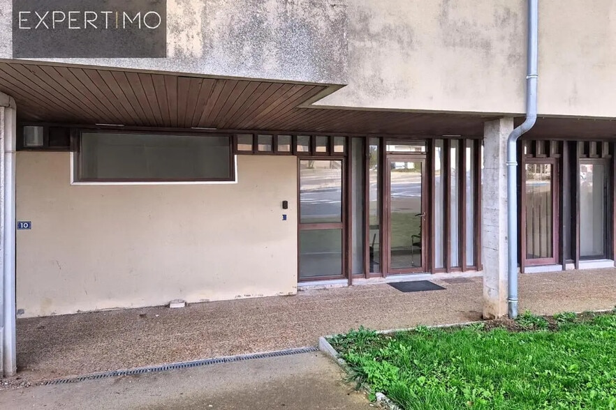 Local commercial dans LA PRIMAUBE à vendre - Photo de l’immeuble – Image 1 sur 8