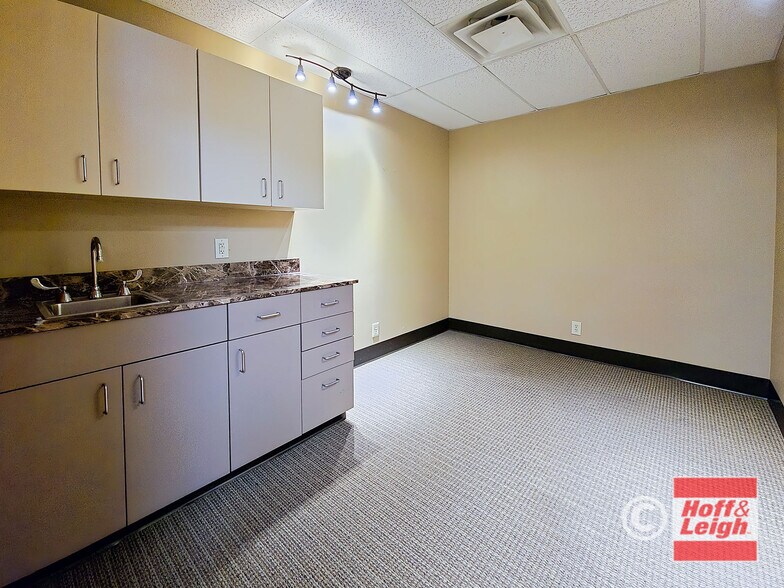 104 Pro Rodeo Dr, Colorado Springs, CO à louer - Photo intérieure – Image 3 sur 9