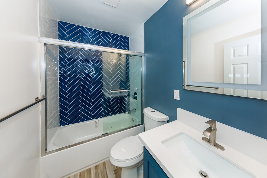 1332 Walnut Ave, Long Beach, CA à vendre - Photo de l’immeuble – Image 2 sur 13