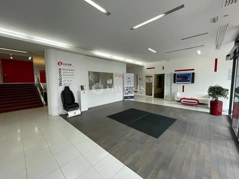 Bureau dans Vélizy-Villacoublay à louer - Hall d’entrée – Image 3 sur 6