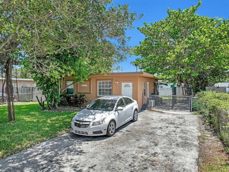 Pompano Beach portfolio portefeuille de 3 biens à vendre sur LoopNet.fr - Photo de l’immeuble – Image 2 sur 15