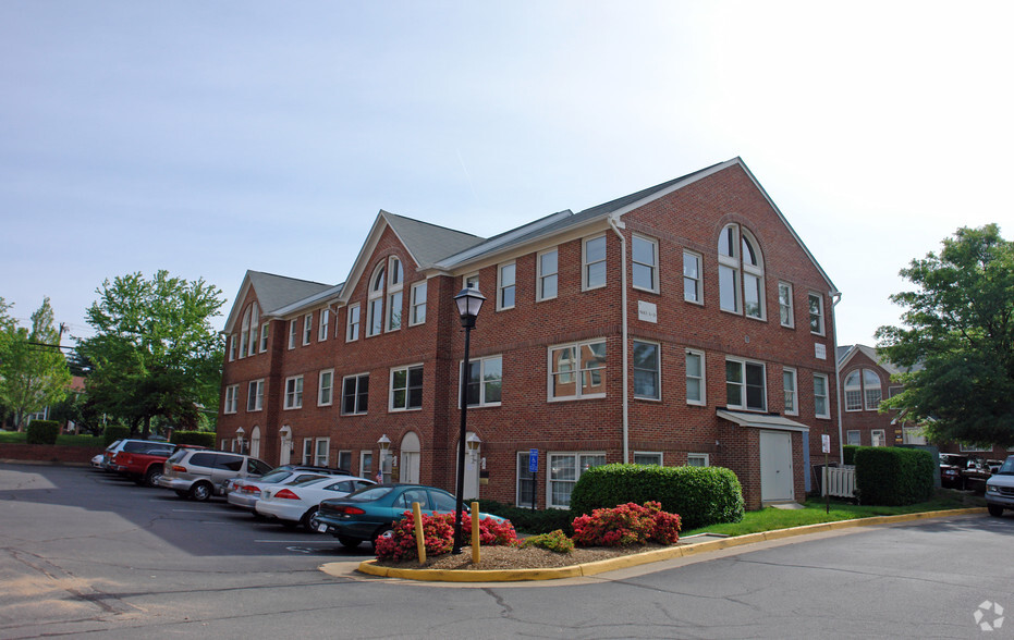 9668-9683 Main St, Fairfax, VA à louer - Photo principale – Image 1 sur 48