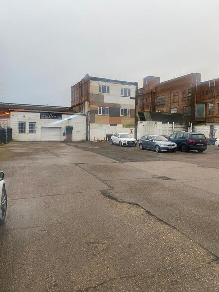 Evington Valley Rd, Leicester à louer - Photo de l’immeuble – Image 3 sur 15