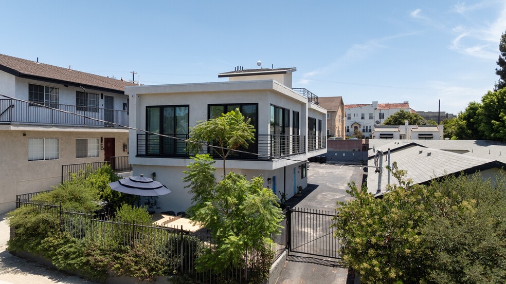908-912 Everett St, Los Angeles, CA à vendre - Photo de l’immeuble – Image 3 sur 18
