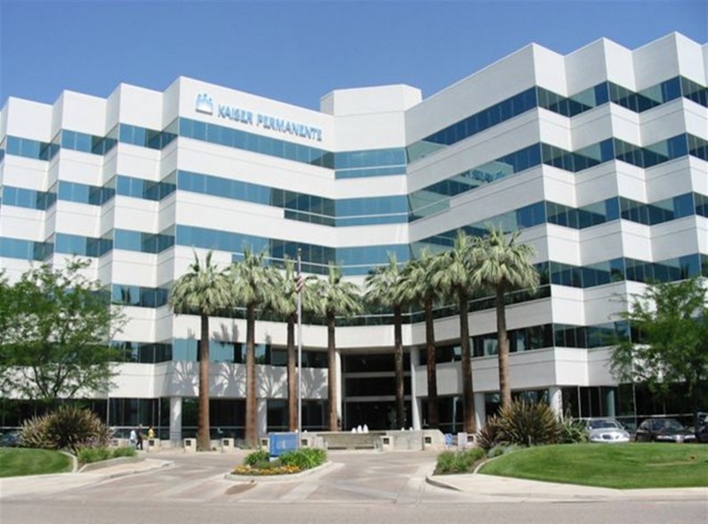 1200 Discovery Dr, Bakersfield, CA à louer - Photo de l’immeuble – Image 1 sur 7