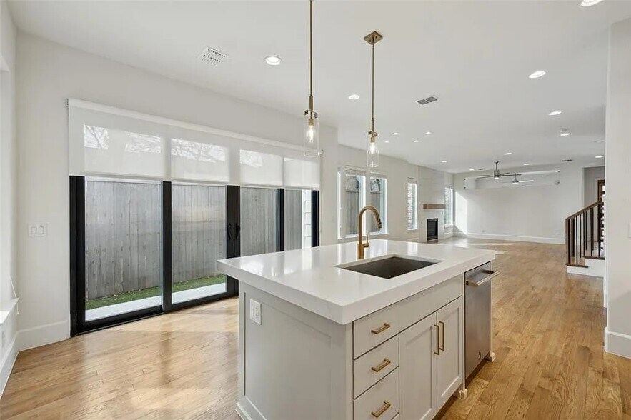 5614 Anita St, Dallas, TX à vendre - Photo de l’immeuble – Image 3 sur 19