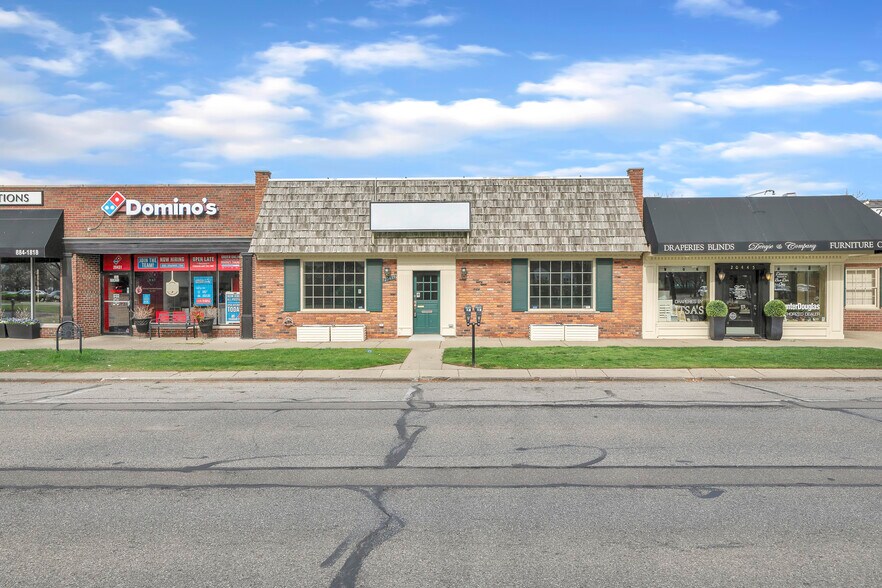 20439 Mack Ave, Grosse Pointe, MI à vendre - Photo de l’immeuble – Image 1 sur 11