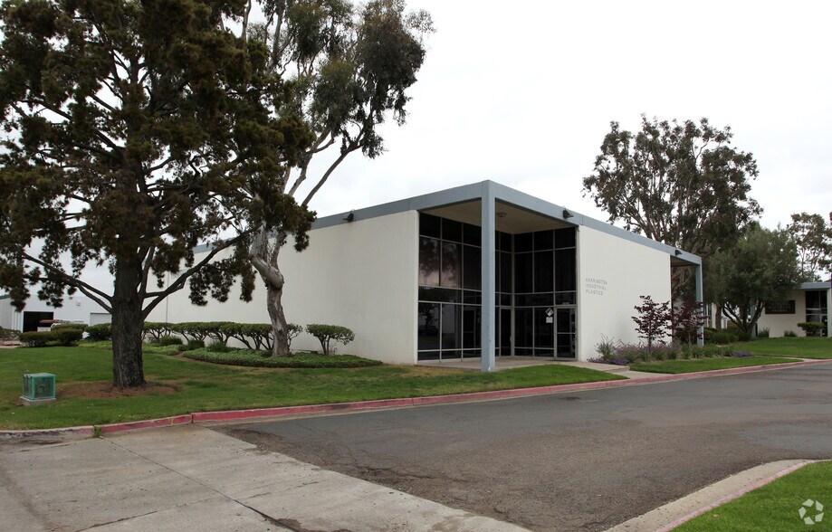 7531-7557 Convoy Ct, San Diego, CA à louer - Photo de l’immeuble – Image 3 sur 4