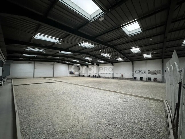 Plus de détails pour Local commercial à vendre