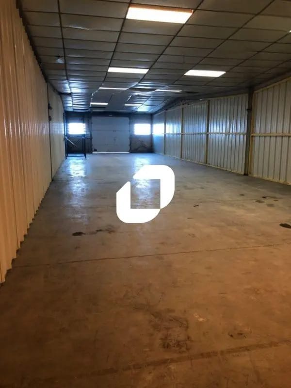 Local d’activités dans Hénin-Beaumont à louer Photo intérieure– Image 1 sur 4