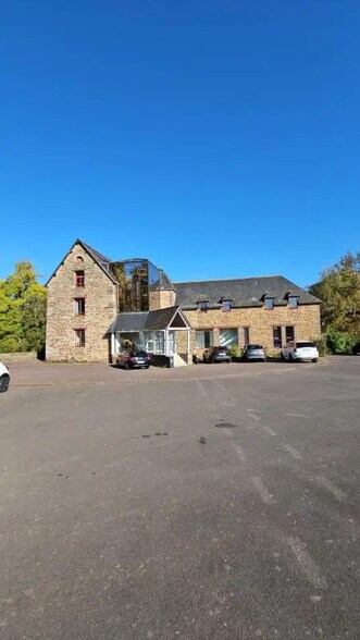 Bureau dans Guichen à vendre - Photo de l’immeuble – Image 1 sur 11