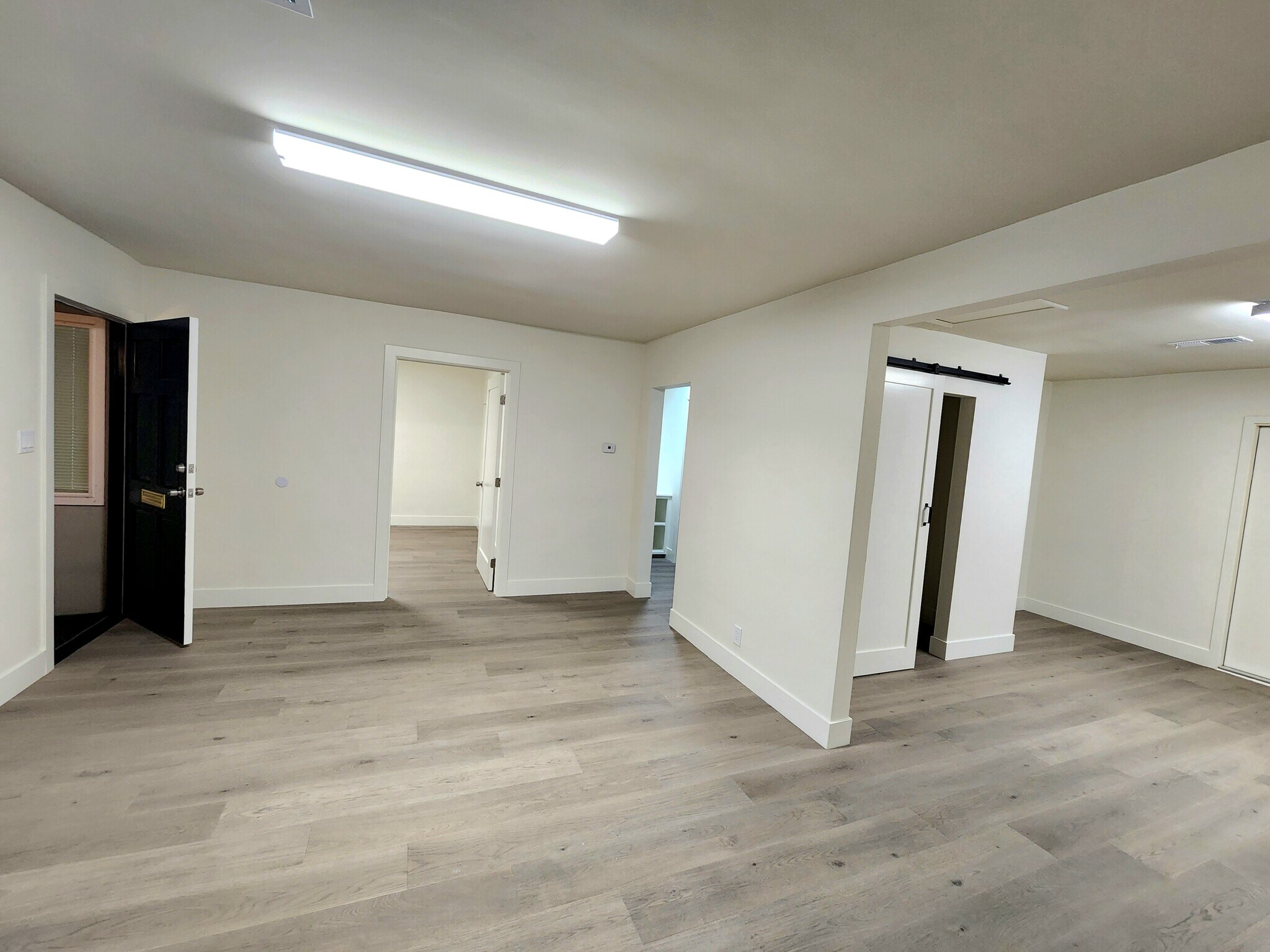 1511 Pontius Ave, Los Angeles, CA à louer Photo principale– Image 1 sur 14