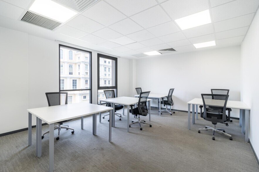 1 Cours Valmy, Puteaux à louer - Photo de l’immeuble – Image 2 sur 22
