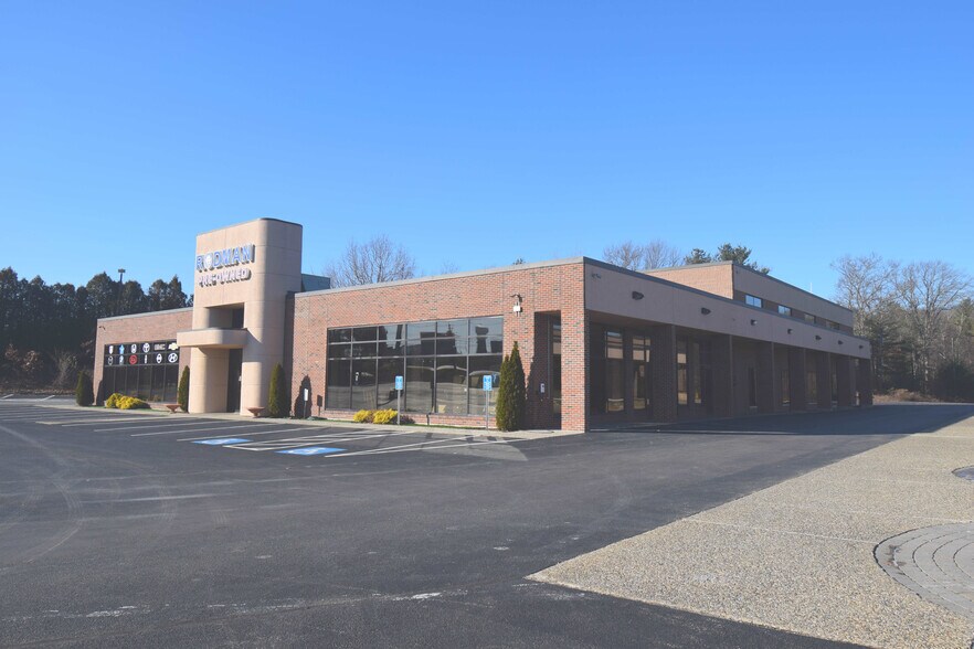 45-53 Washington St, Foxborough, MA à louer - Photo de l’immeuble – Image 1 sur 4