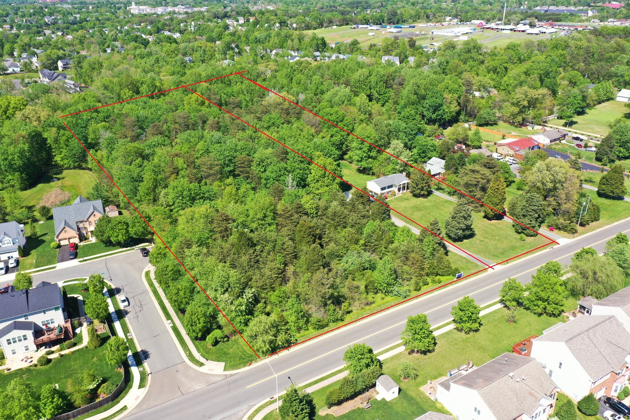 10499 Godwin Dr, Manassas, VA à vendre Aérien– Image 1 sur 23