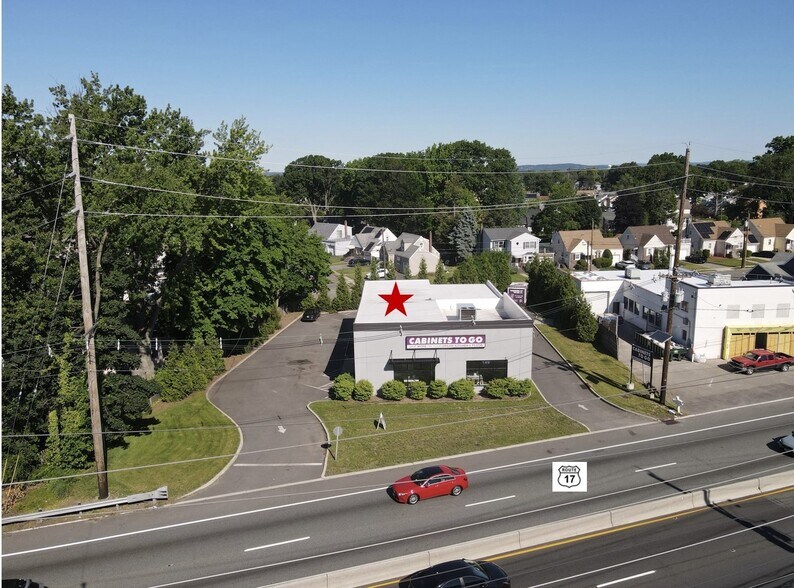 149 Route 17, Rochelle Park, NJ à vendre - Photo de l’immeuble – Image 1 sur 5