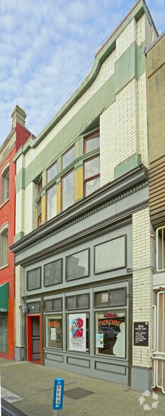 910 Gordon St, Victoria, BC à louer - Photo de l’immeuble – Image 3 sur 3